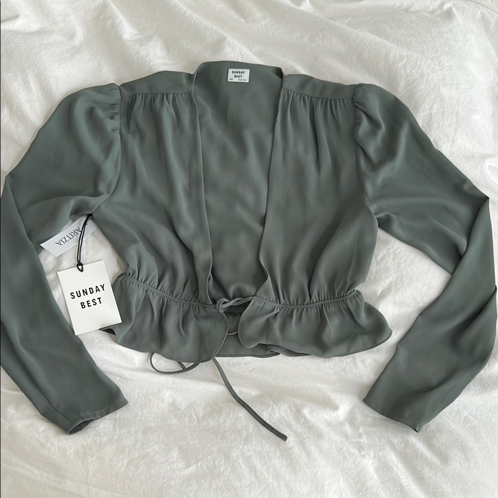 NWT Aritzia Sunday Best Blouse
